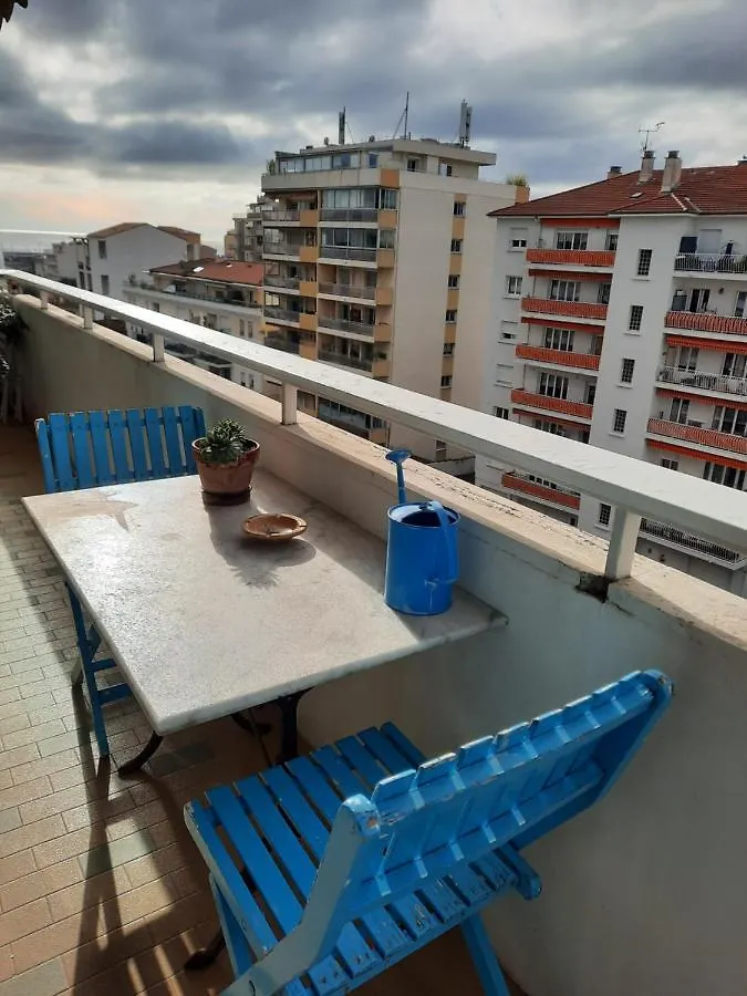 Appart Proche Plage Avec Grand Balcon Cannes